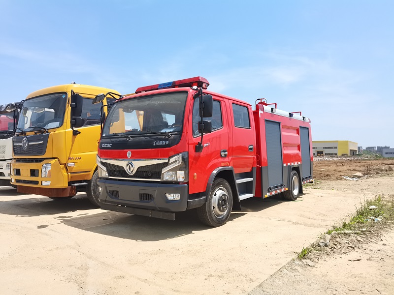 东风5吨水罐消防车