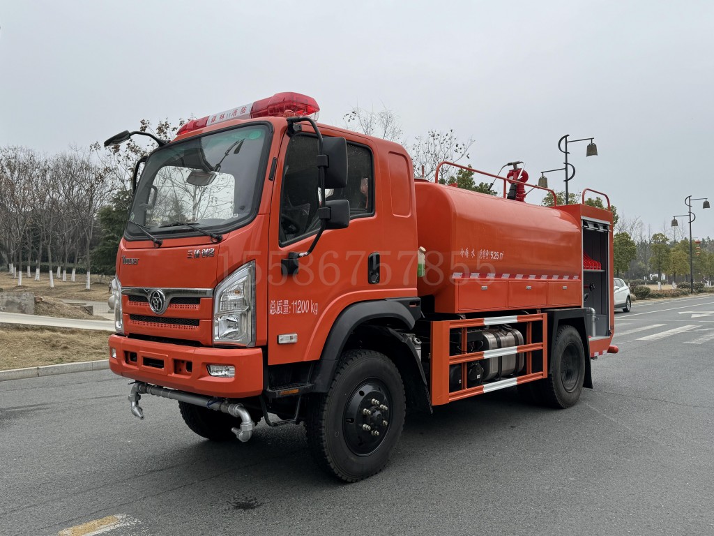 5.25吨四驱越野森林消防车