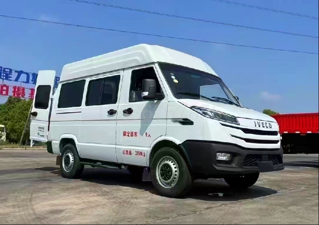 9座森林消防运兵车