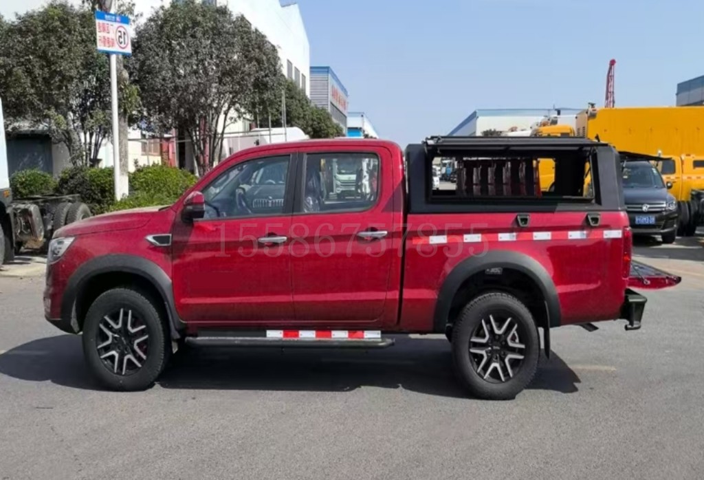 四驱森林消防装备车