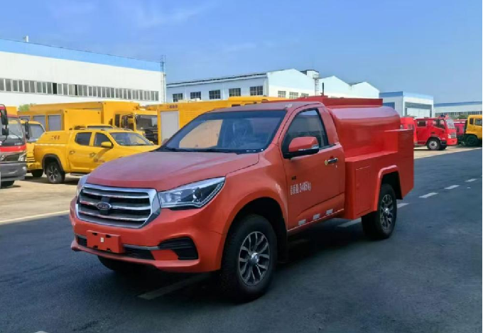 1.35吨四驱森林消防车