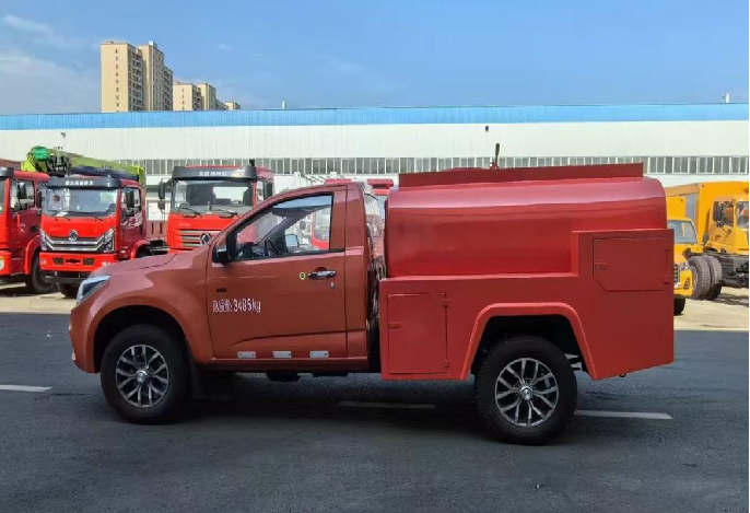 1.35吨四驱森林消防车