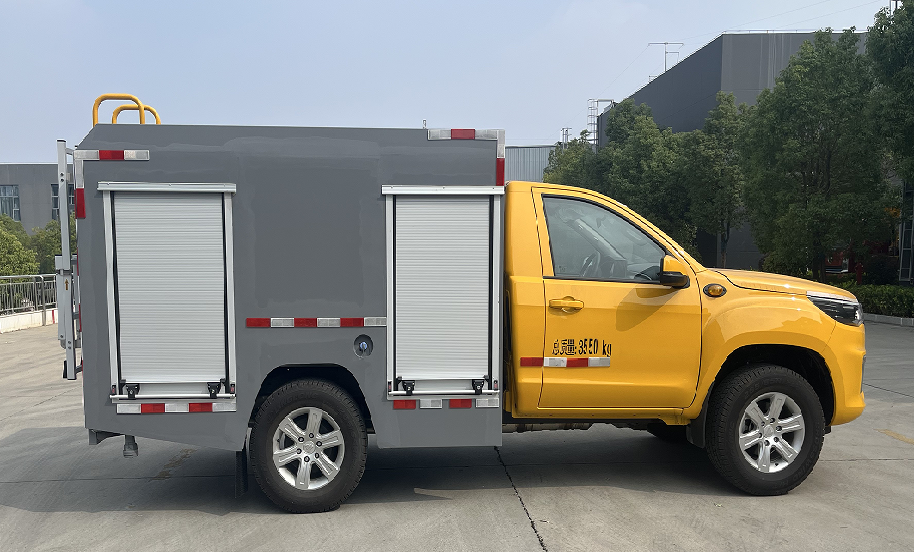 1.5吨四驱森林消防车