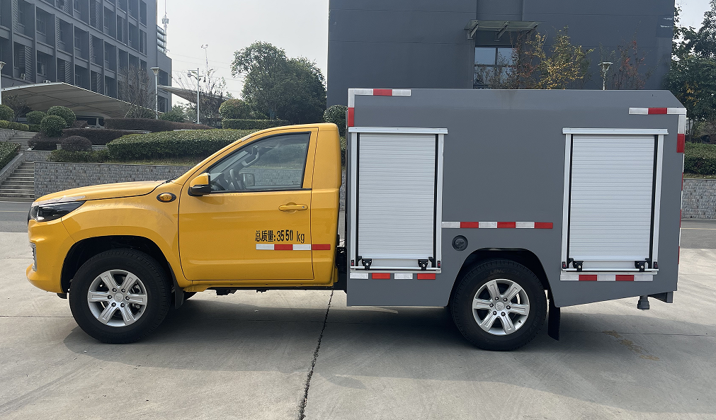 1.5吨四驱森林消防车