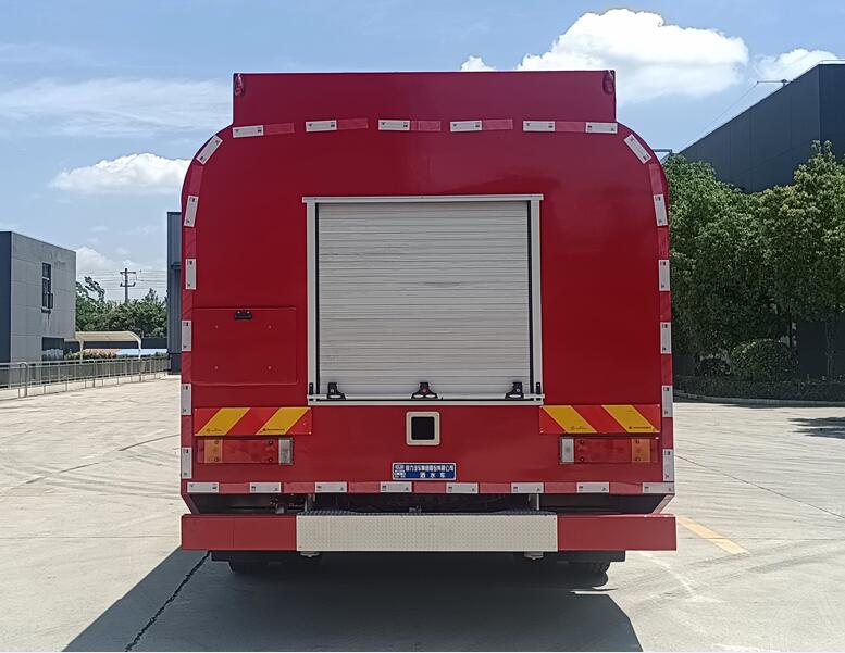 8吨四驱森林消防车