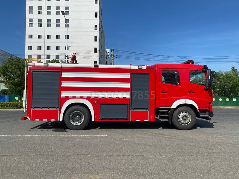 重汽王牌10吨泡沫消防车