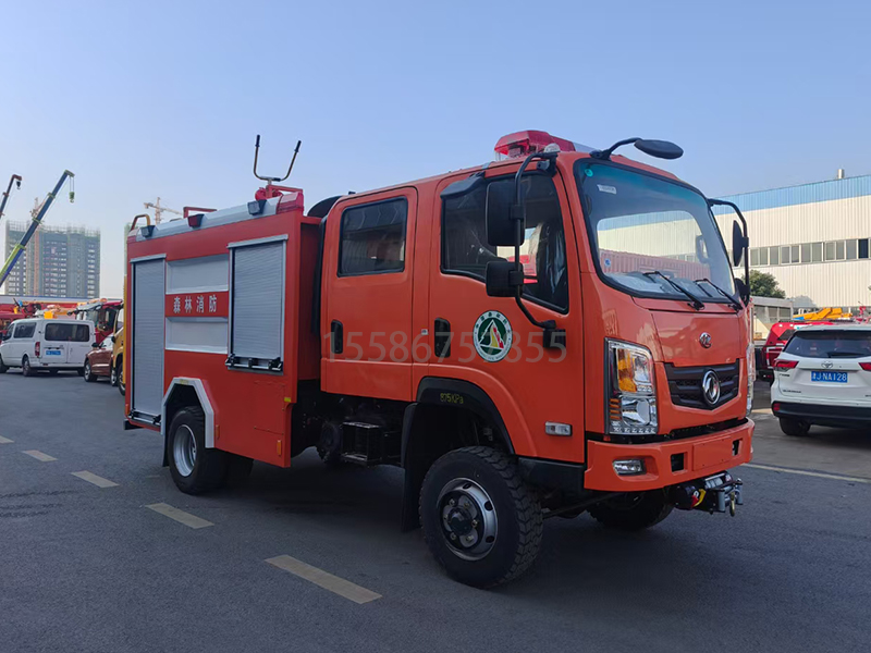 东风四驱3.5吨泡沫消防车