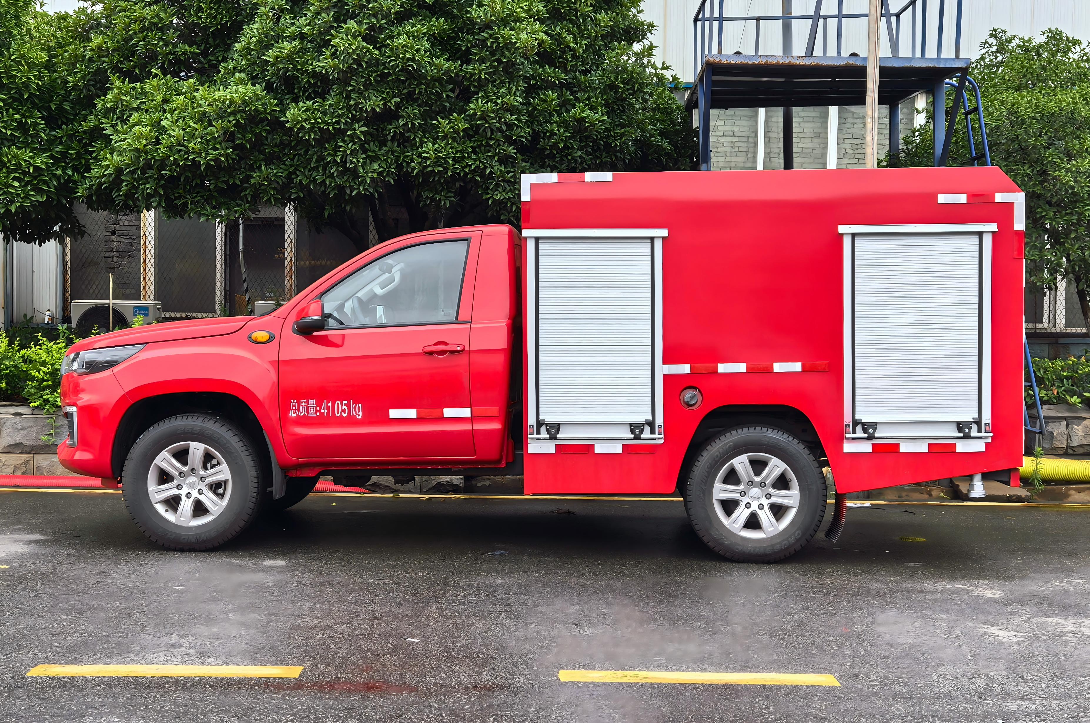 1.7吨四驱森林消防车