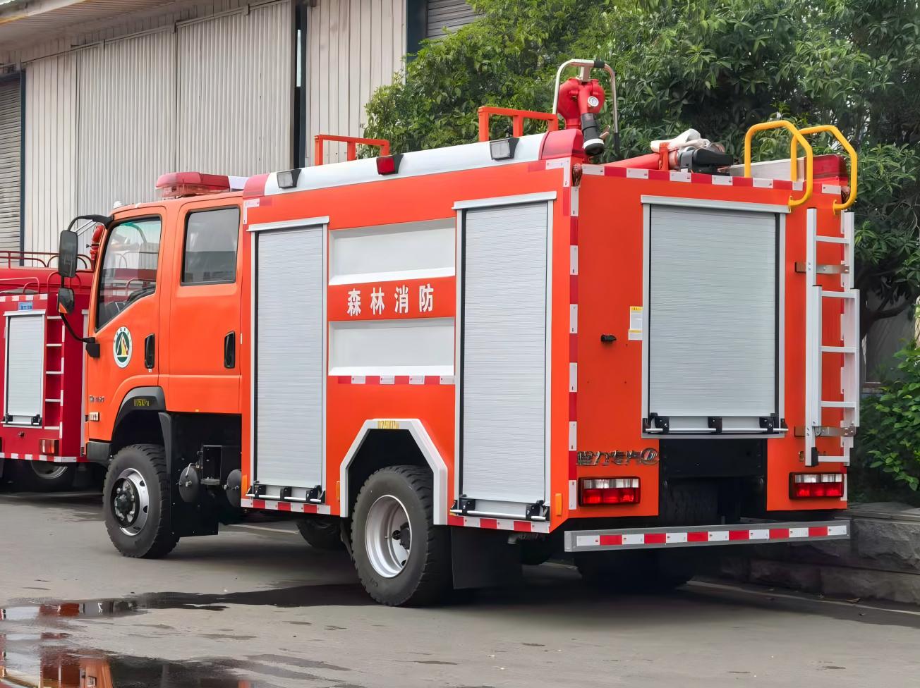 3.5吨东风四驱森林消防车