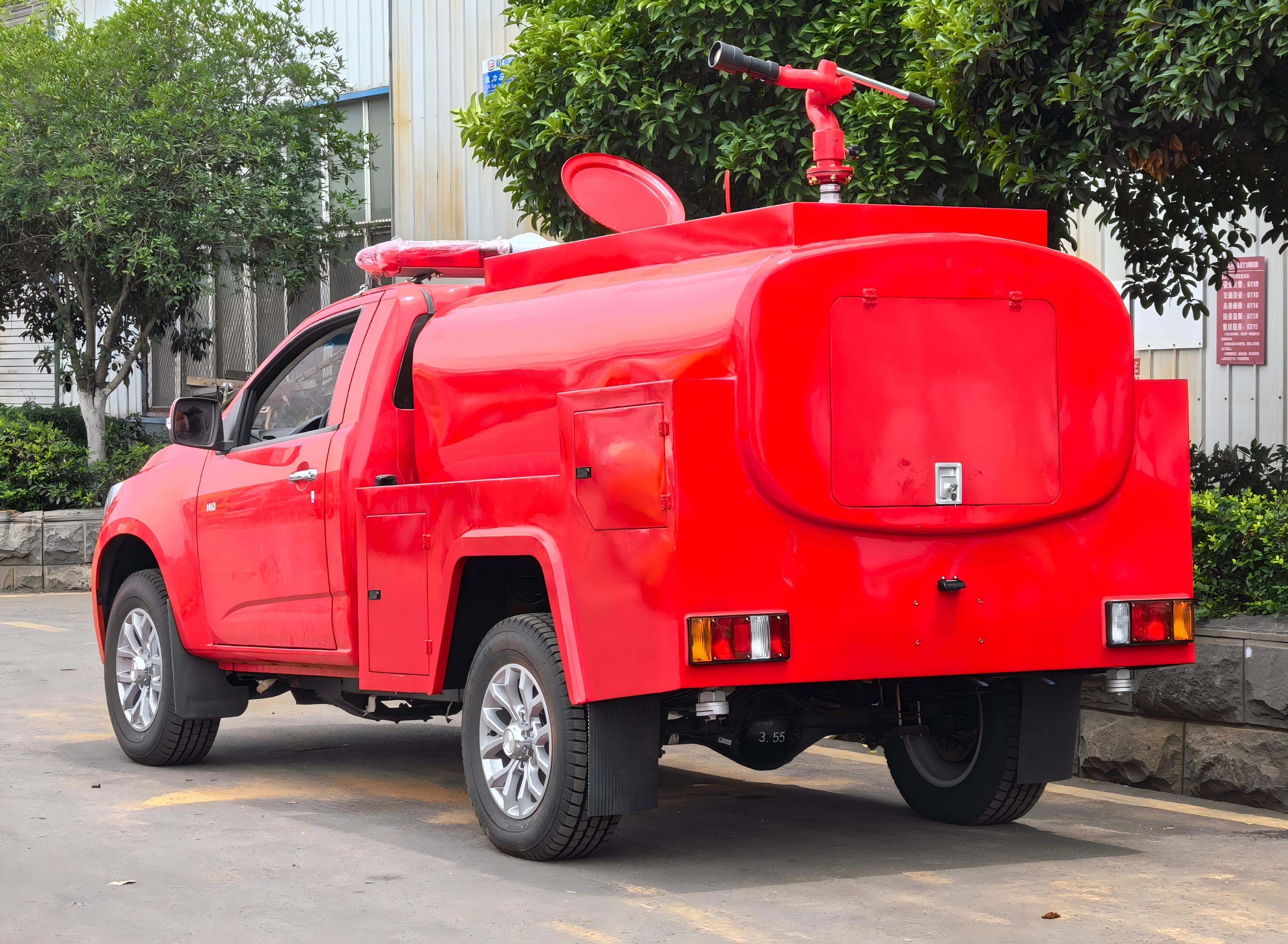 2.2吨四驱越野森林消防车